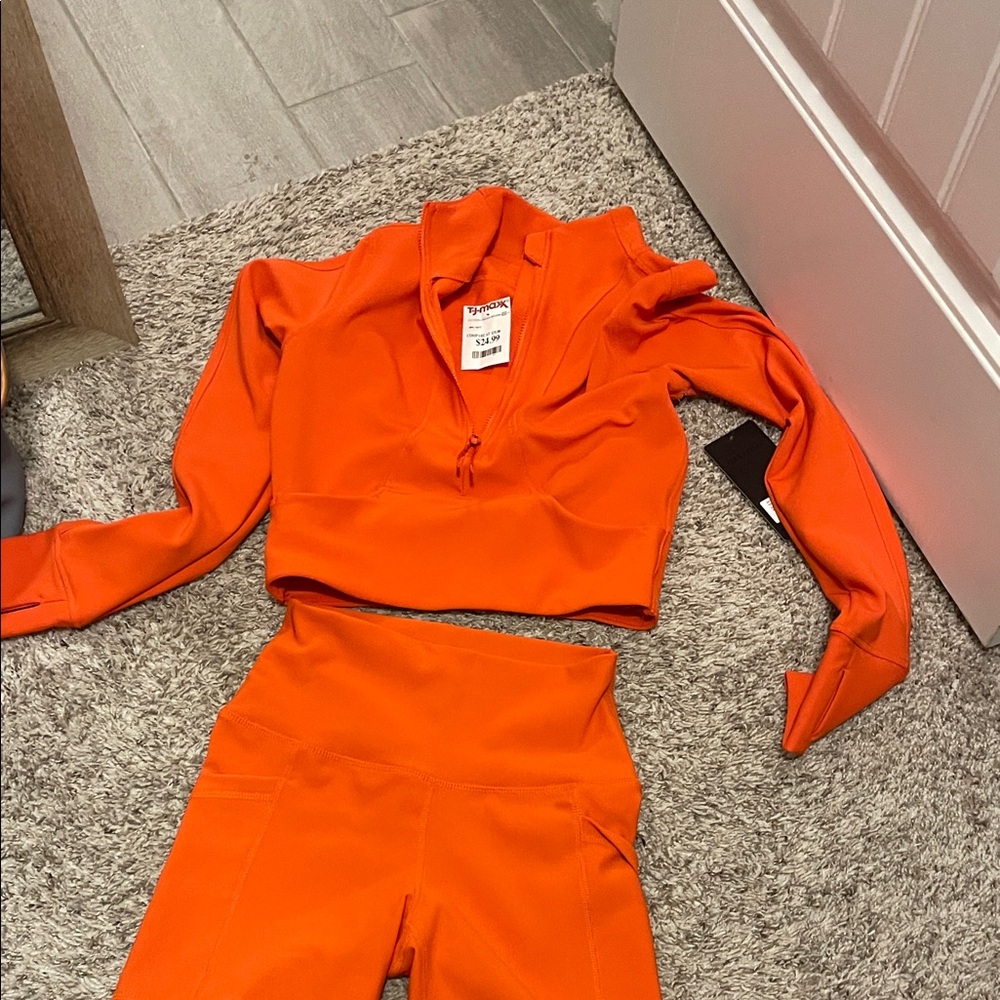 Vibrant Orange Women's Workout Set size small BRAND NEW biker shorts and top